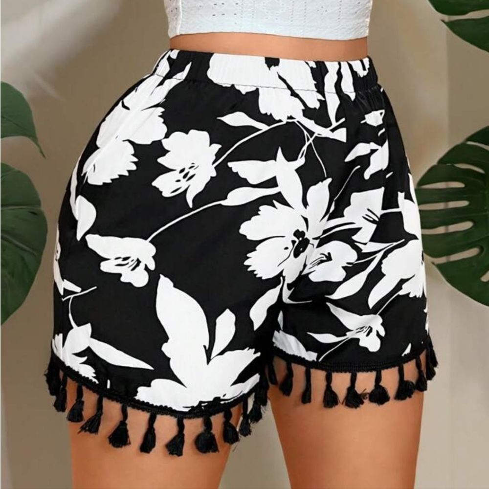 Black and White Tassel Floral Women's Shorts Sz Large